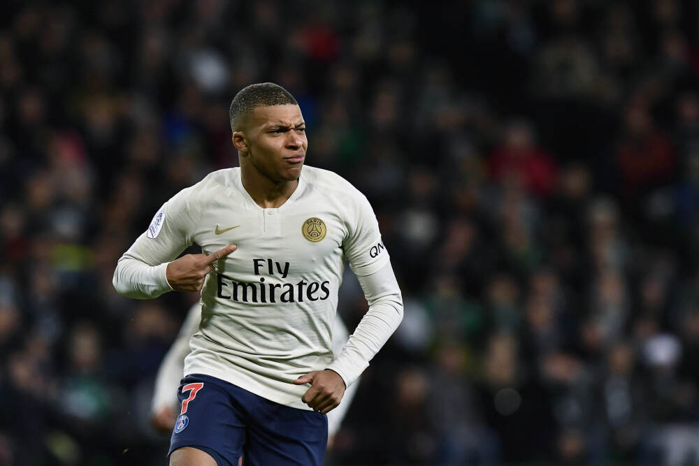 文！队危！独行侠官方晒出视频 欧文Logo Shot百步穿杨